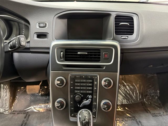 Used 2015 Volvo V60 T5 Cross Country AWD/4WD image 13