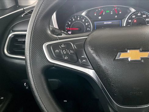 Used 2022 Chevrolet Equinox LT FWD image 10