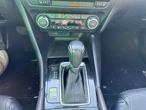 Used 2017 MAZDA MAZDA3 Grand Touring FWD image 9