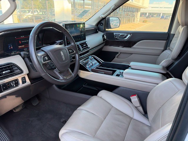 Used 2023 Lincoln Navigator Reserve AWD/4WD image 15