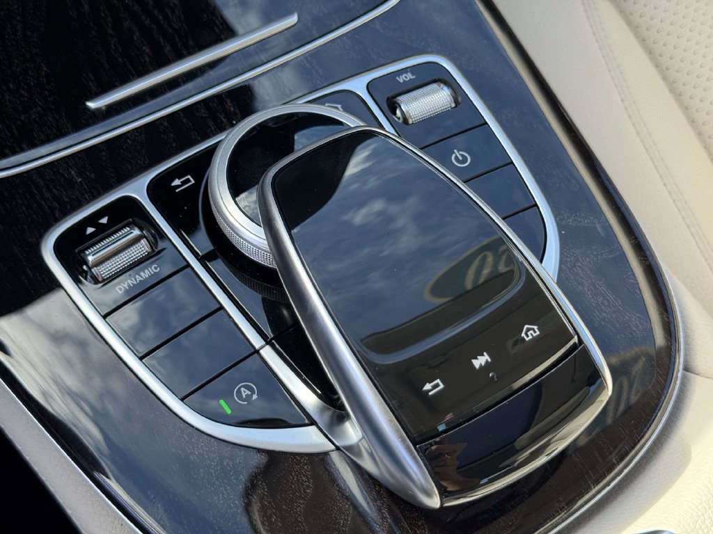 Used 2020 Mercedes-Benz E 350 4MATIC Sedan image 32