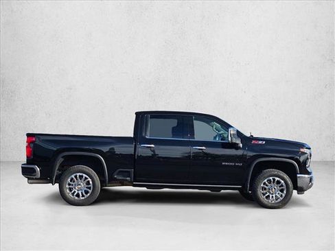 Used 2024 Chevrolet Silverado 2500 LTZ w/ LTZ Convenience Package image 4