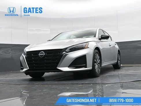 Used 2024 Nissan Altima 2.5 SV image 44