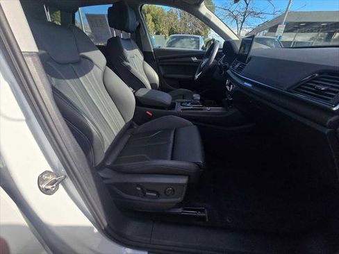 Used 2025 Audi Q5 e Premium Plus w/ Premium Plus Package image 11