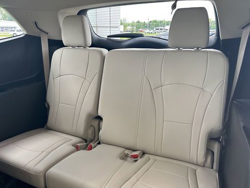 Used 2023 Buick Enclave Premium w/ Experience Buick Package FWD image 11
