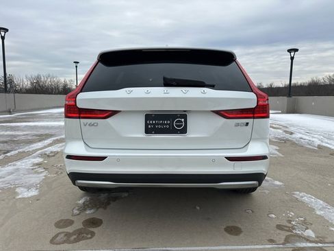 Certified 2025 Volvo V60 B5 Cross Country Plus image 7