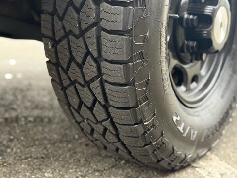 Used 2005 Chevrolet Avalanche 2500 w/ Preferred Equipment Group image 22