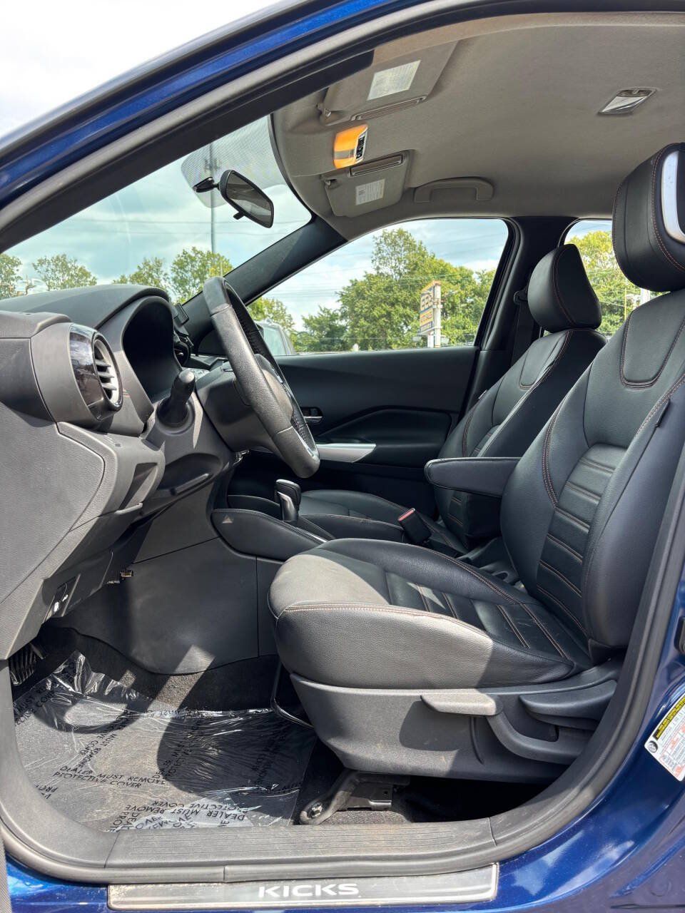 Used 2019 Nissan Kicks SR w/ SR Premium Package FWD image 10