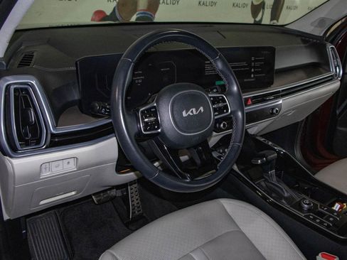 Used 2025 Kia Sorento SX FWD image 6