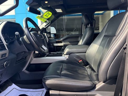 Used 2022 Ford F250 Lariat w/ Black Appearance Package image 11