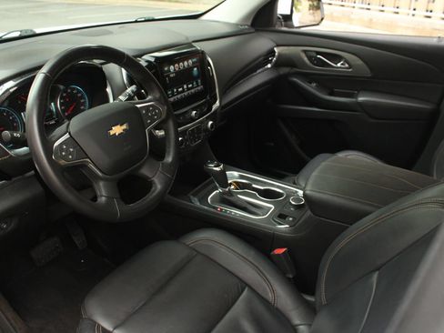 Used 2019 Chevrolet Traverse LT w/ LT Premium Package AWD/4WD image 13