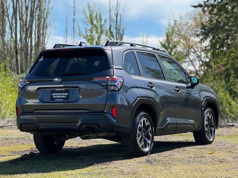 Used 2025 Subaru Forester Premium image 7