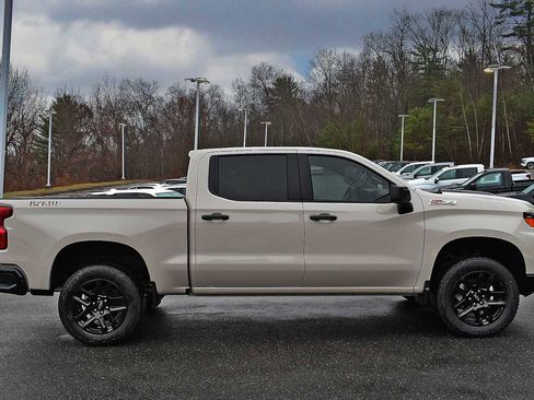 New 2026 Chevrolet Silverado 1500 Custom Trail Boss w/ LPO, Dark Essentials Package AWD/4WD image 6