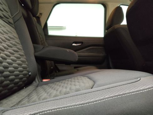 Used 2022 Nissan Pathfinder SV FWD image 19