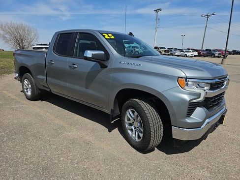 Used 2025 Chevrolet Silverado 1500 LT AWD/4WD image 7