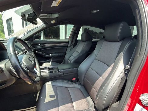Used 2018 Honda Accord Sport image 15