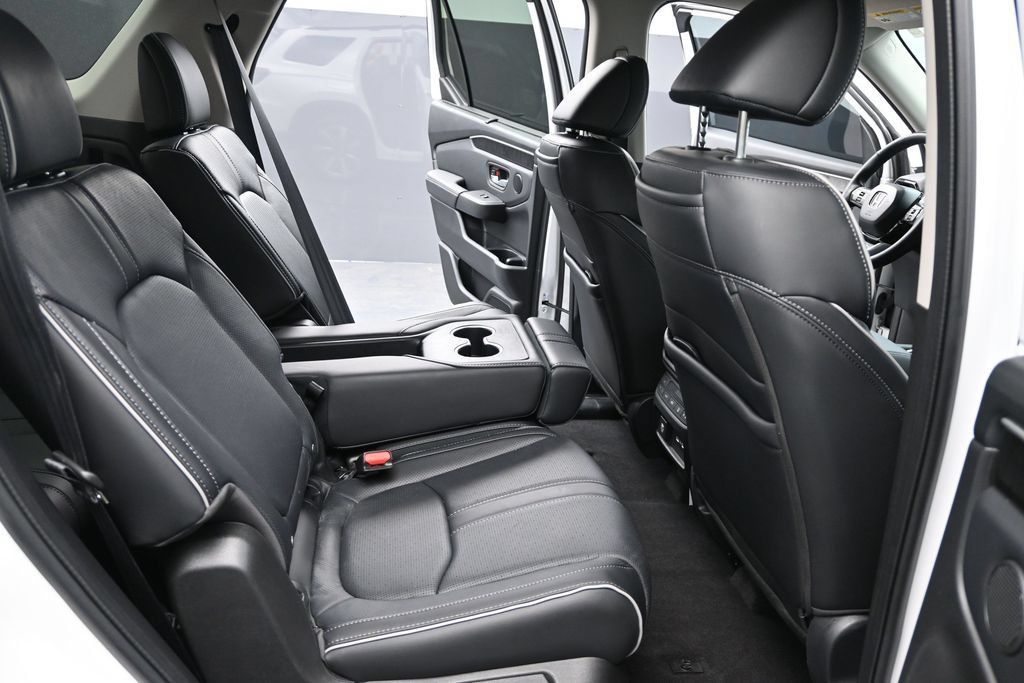 Used 2023 Honda Pilot Elite image 23