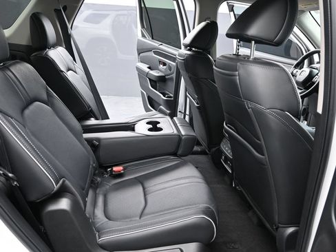 Used 2023 Honda Pilot Elite image 23