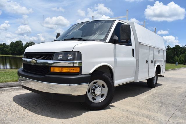 Used 2017 Chevrolet Express 3500 RWD image 1