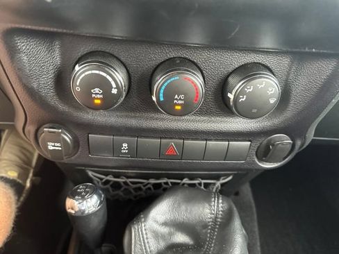 Used 2015 Jeep Wrangler Unlimited Sport w/ Connectivity Group AWD/4WD image 18