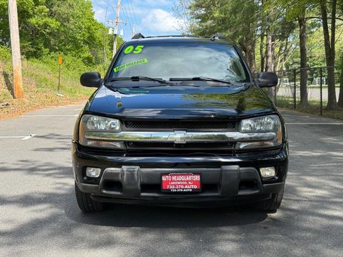 Used 2005 Chevrolet TrailBlazer EXT 4WD image 2