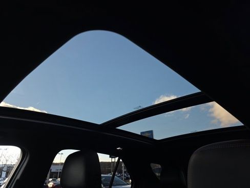 Used 2022 Chevrolet Equinox RS w/ RS Leather Package image 24