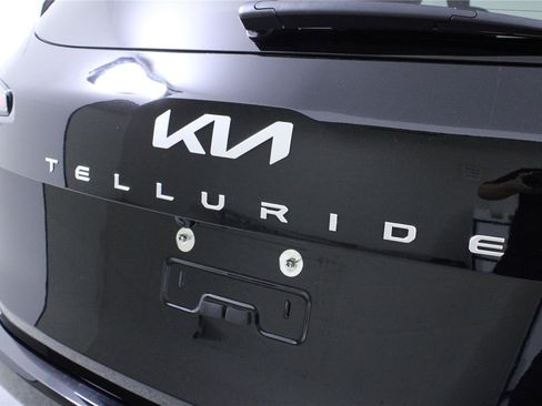 Used 2024 Kia Telluride SX FWD image 9