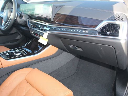 New 2026 BMW X5 xDrive40i w/ Climate Comfort Package image 24