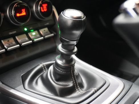 Used 2025 Toyota GR86 Premium RWD image 19