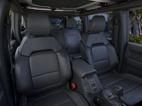 New 2025 Ford Bronco Badlands image 11