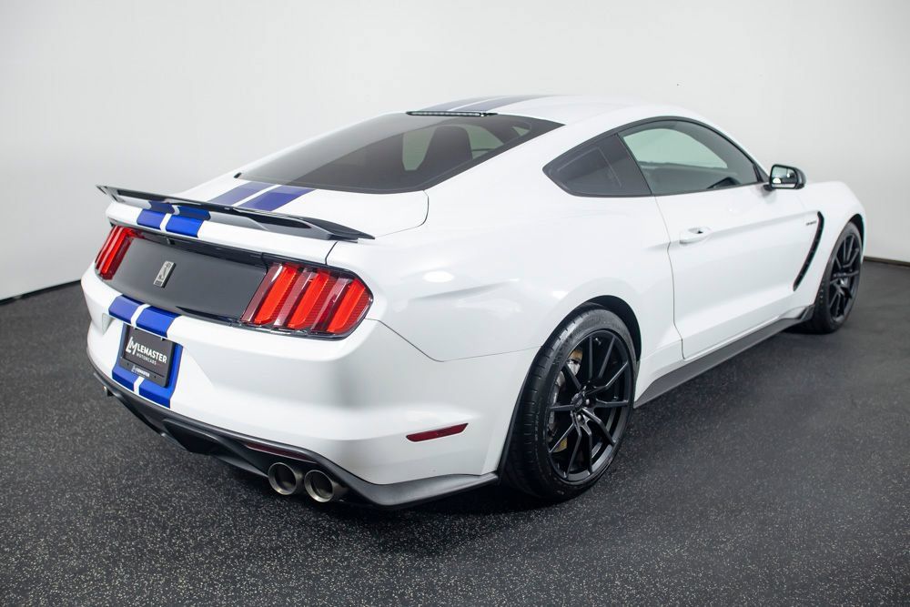 Used 2018 Ford Mustang Shelby GT350 RWD image 33