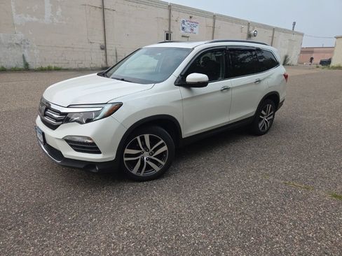 Used 2017 Honda Pilot Elite image 1