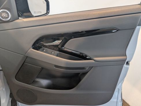 Used 2025 Land Rover Range Rover Evoque S image 30