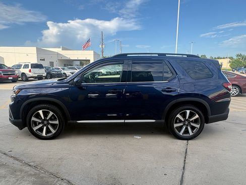 Certified 2025 Honda Pilot Touring image 5