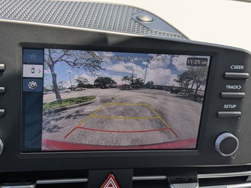 Used 2025 Hyundai Elantra Sport FWD image 21