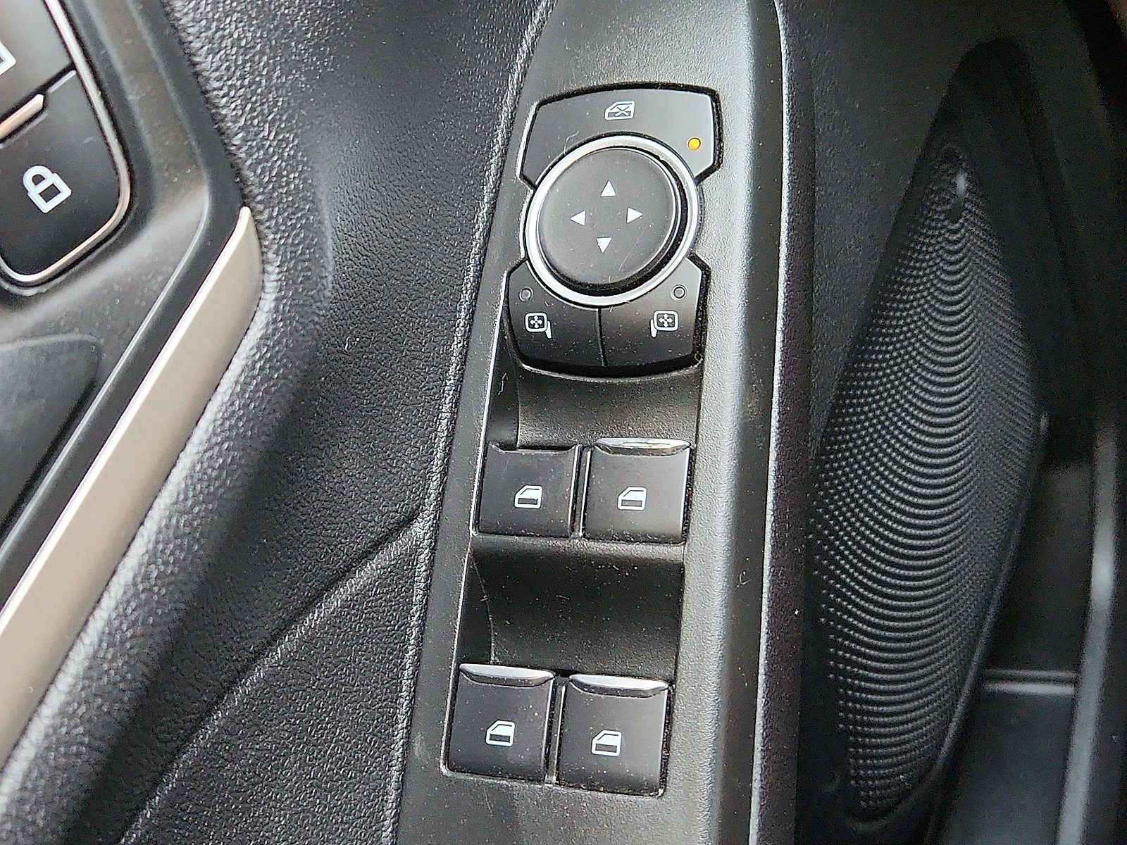 Used 2022 Ford Escape SE w/ Convenience Package FWD image 17