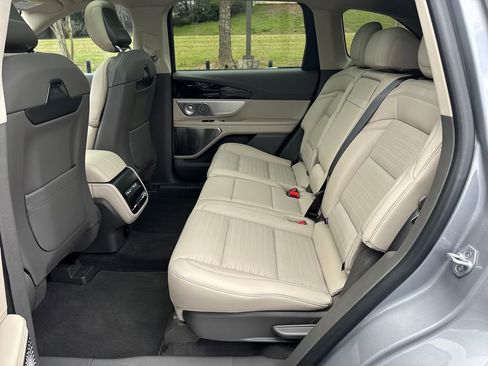 Used 2025 Lincoln Nautilus Reserve image 29