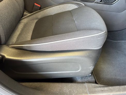 Used 2024 Chevrolet TrailBlazer LT w/ LT Cold Weather Package FWD image 24