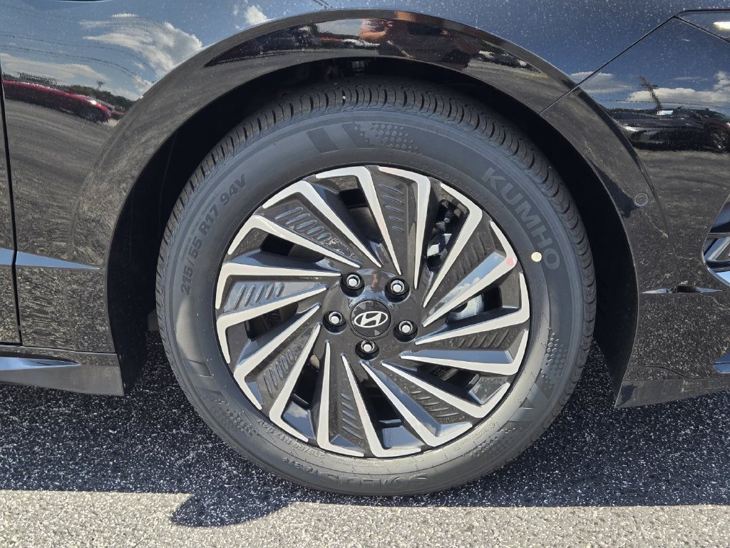 New 2026 Hyundai Sonata Limited FWD image 3