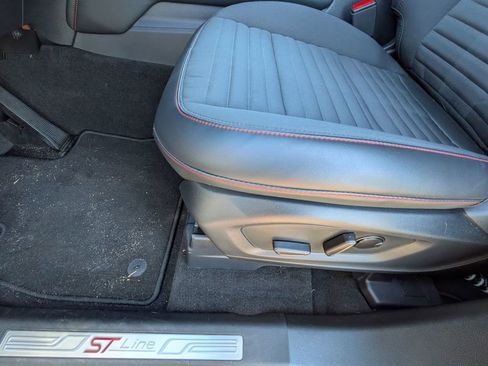 Used 2025 Ford Explorer ST-Line w/ Premium Package image 15