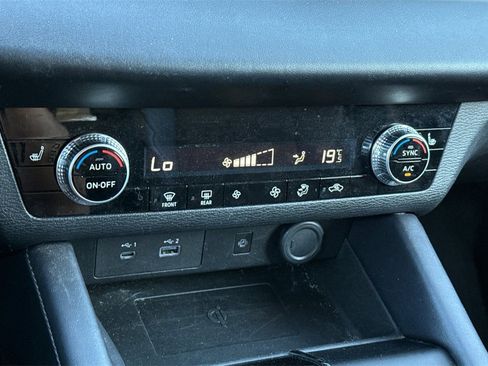 Used 2024 Mitsubishi Outlander FWD image 30