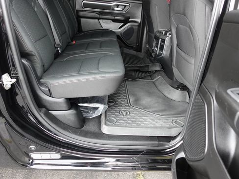 Used 2025 RAM 1500 Big Horn AWD/4WD image 30