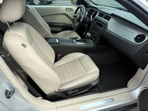 Used 2011 Ford Mustang Premium w/ 201A Rapid Spec Order Code image 18