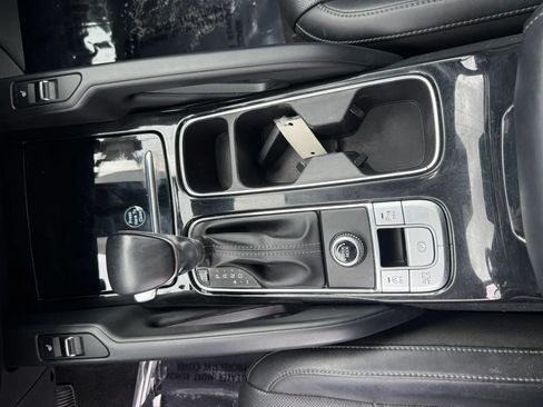 Used 2022 Kia Telluride S FWD image 20