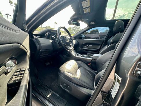 Used 2018 Land Rover Range Rover Evoque AWD/4WD image 3