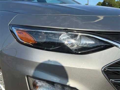 Used 2024 Chevrolet Malibu LT image 3