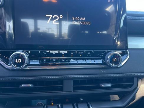 New 2025 Chevrolet Colorado LT w/ LT Convenience Package image 11