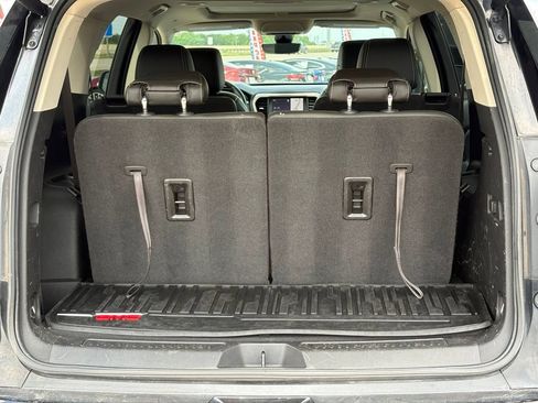 Used 2020 GMC Acadia Denali w/ Technology Package FWD image 18
