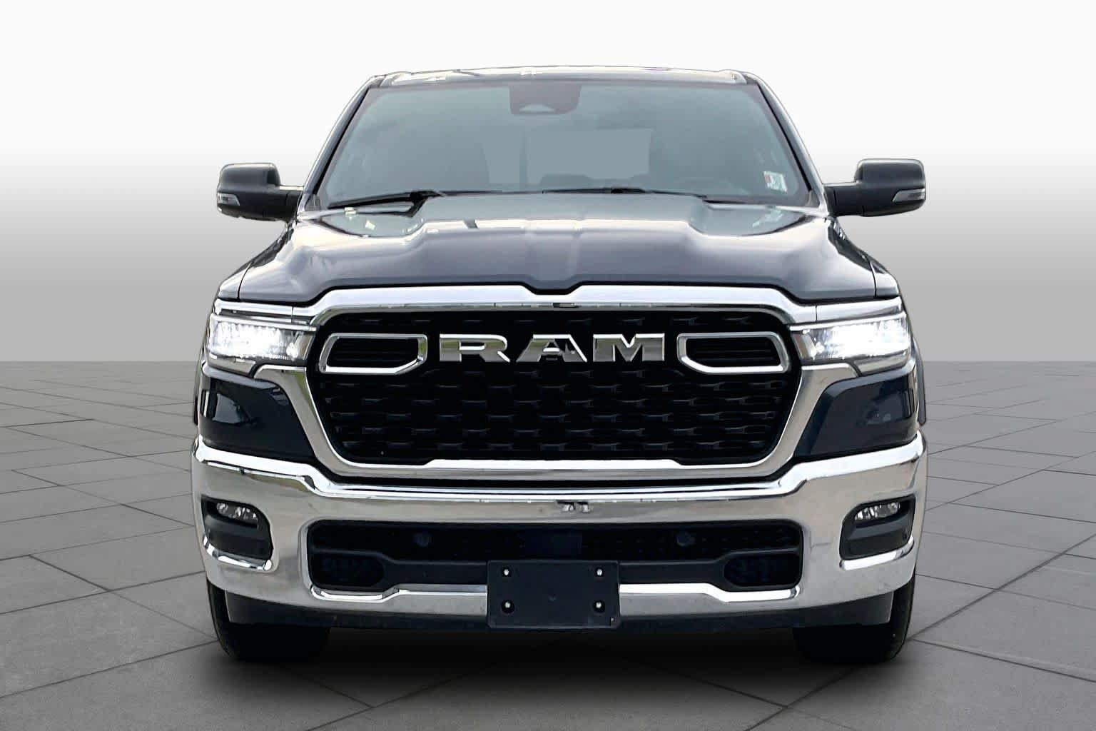 Used 2025 RAM 1500 Big Horn AWD/4WD image 4