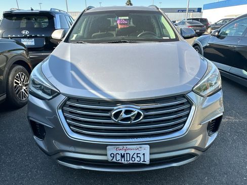 Used 2018 Hyundai Santa Fe SE FWD image 3